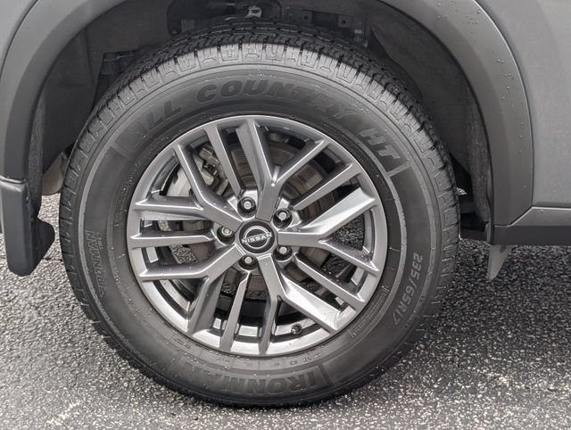 Used 2023 Nissan Rogue S AWD/4WD image 9