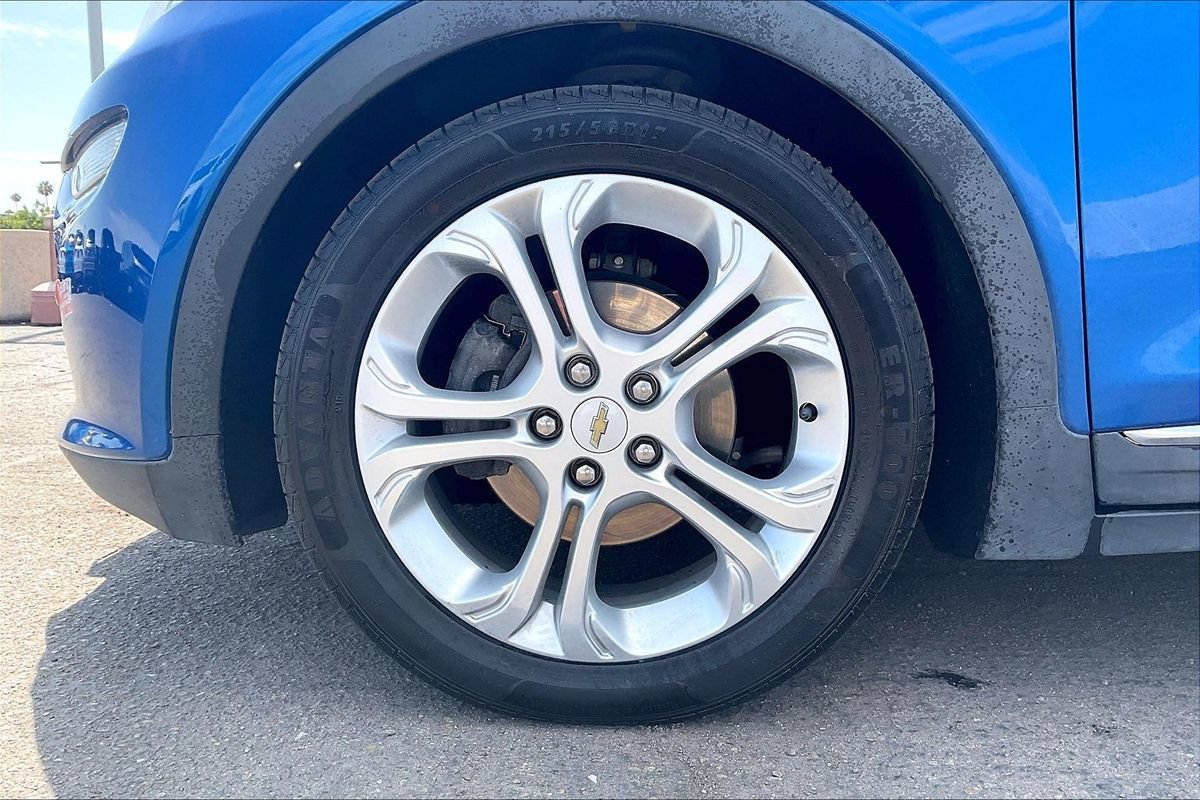 Used 2018 Chevrolet Bolt LT FWD image 4