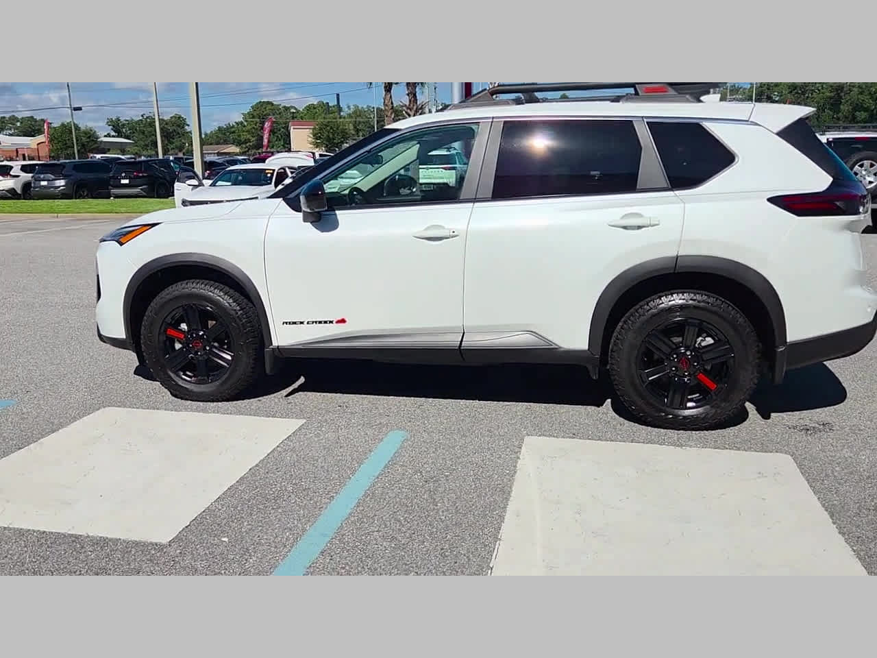 Used 2025 Nissan Rogue SV AWD/4WD image 26