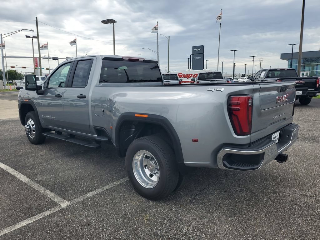 Used 2026 GMC Sierra 3500 Pro AWD/4WD image 3