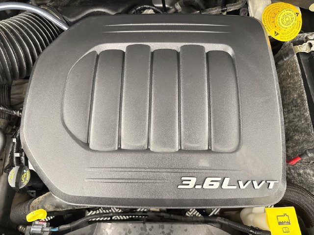 Used 2018 Dodge Grand Caravan SE w/ UConnect Hands-Free Group FWD image 39