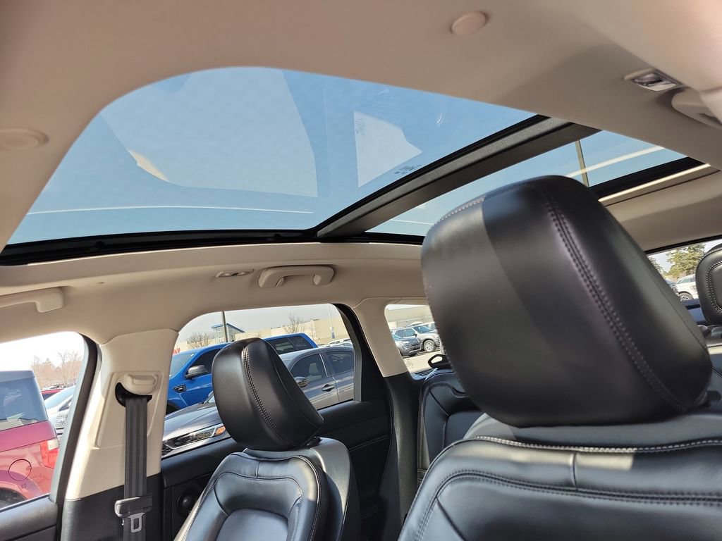 Used 2023 Lincoln Corsair AWD w/ Equipment Group 102A image 32