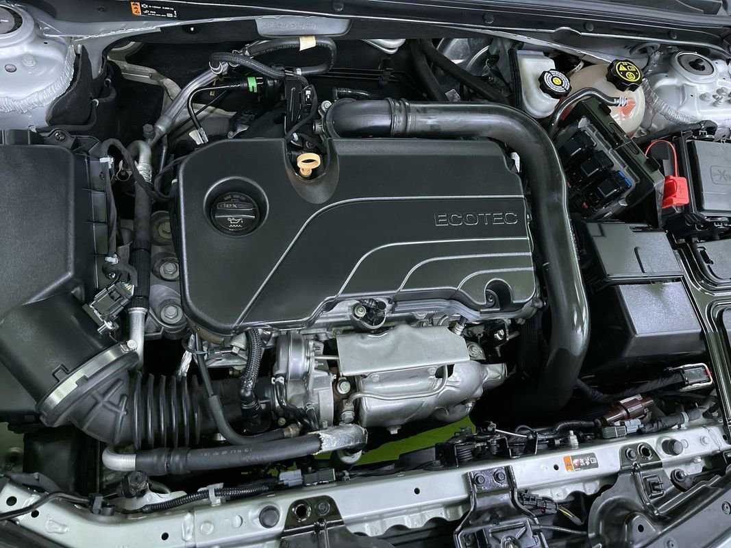 Used 2020 Chevrolet Malibu LT image 29