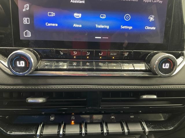 Used 2023 Chevrolet Colorado LT w/ LT Convenience Package II AWD/4WD image 6