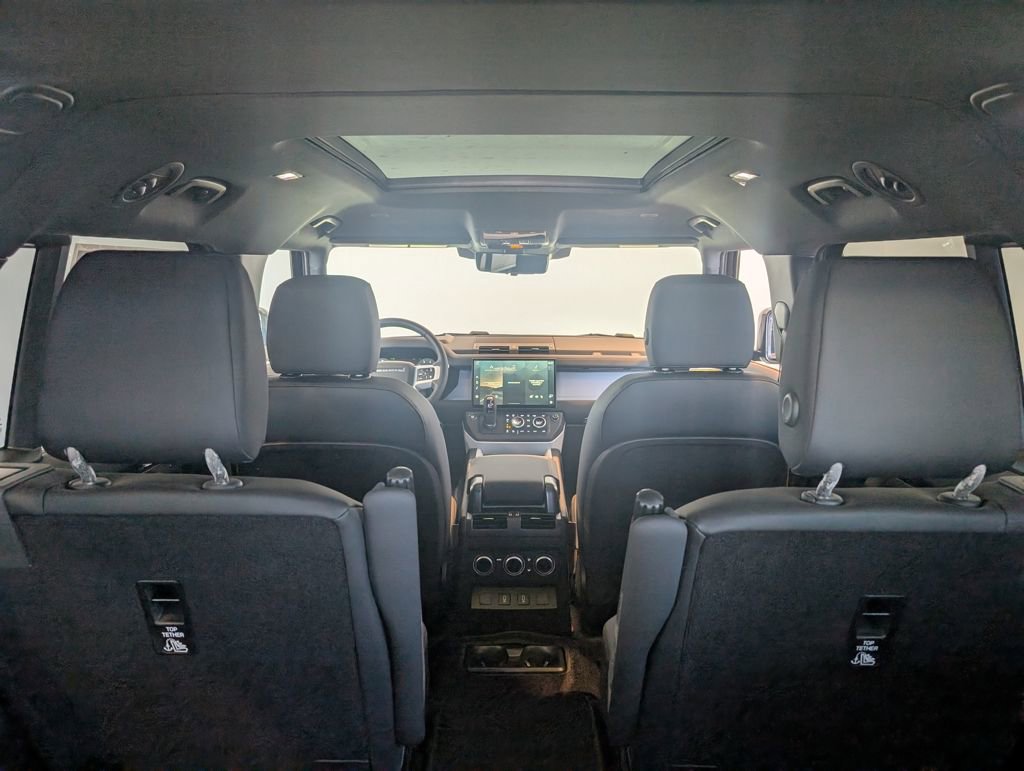 New 2026 Land Rover Defender 130 X-Dynamic SE image 30