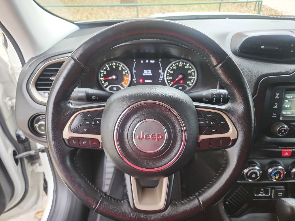 Used 2017 Jeep Renegade Latitude image 19