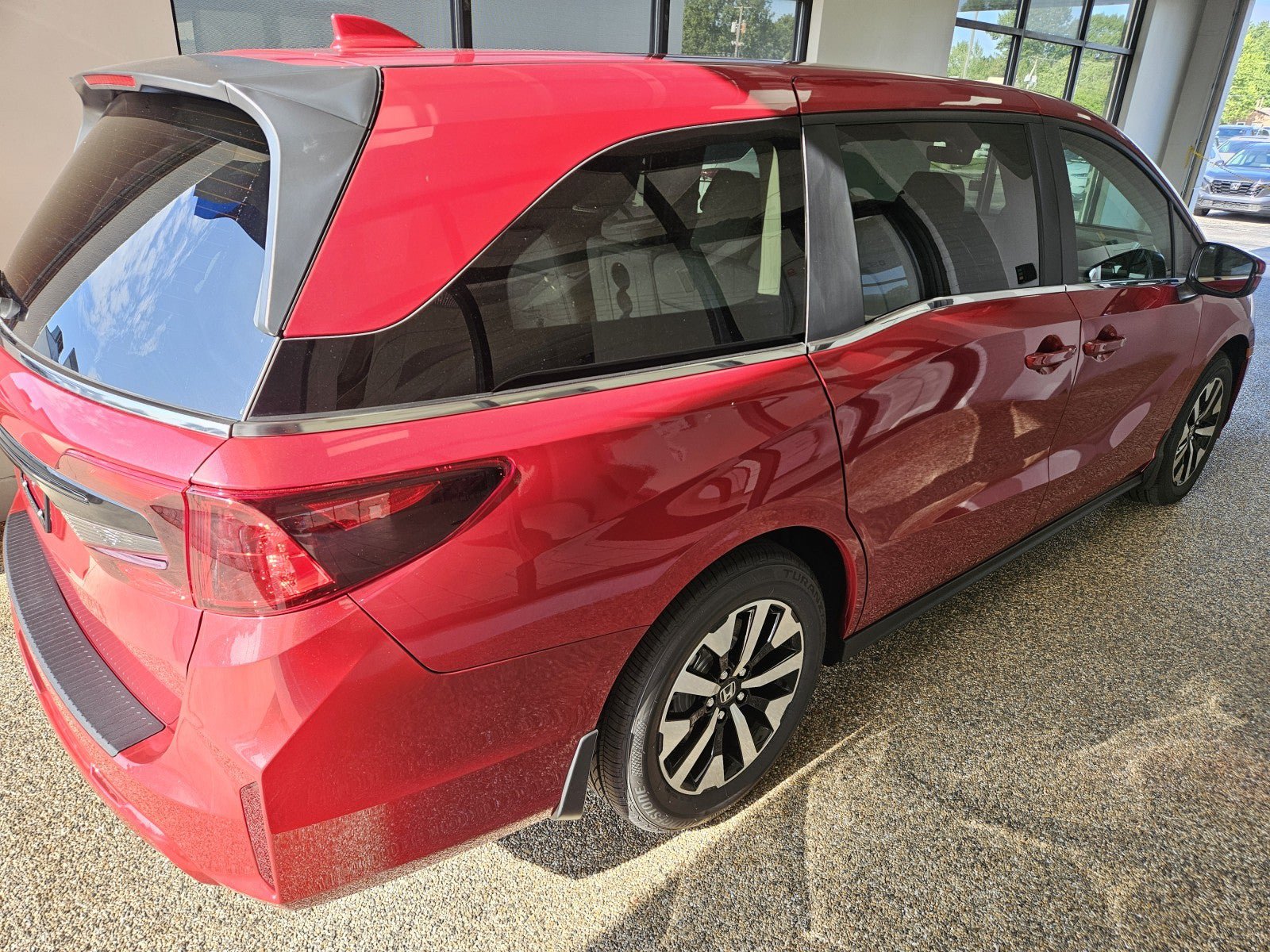 New 2026 Honda Odyssey EX-L image 2