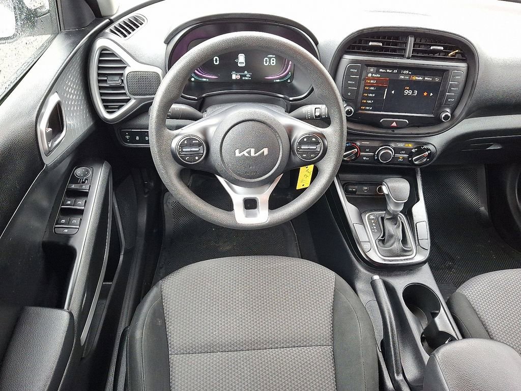 Used 2023 Kia Soul LX image 12
