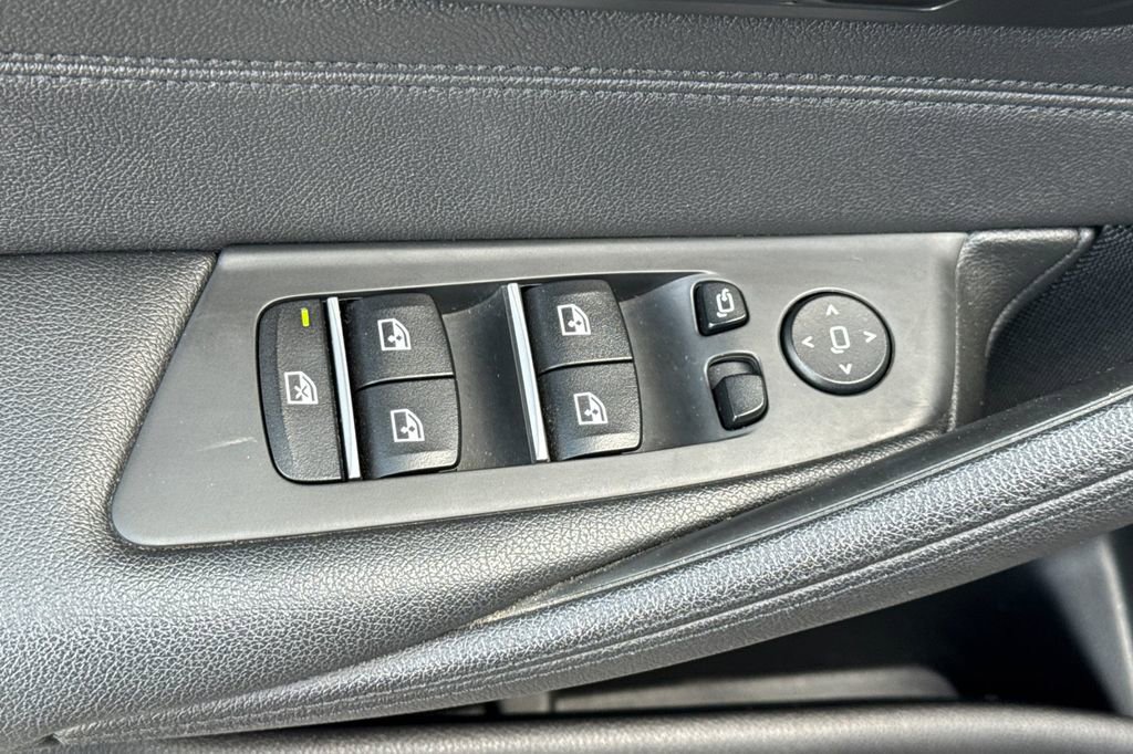 Used 2019 BMW 530e w/ Convenience Package image 15