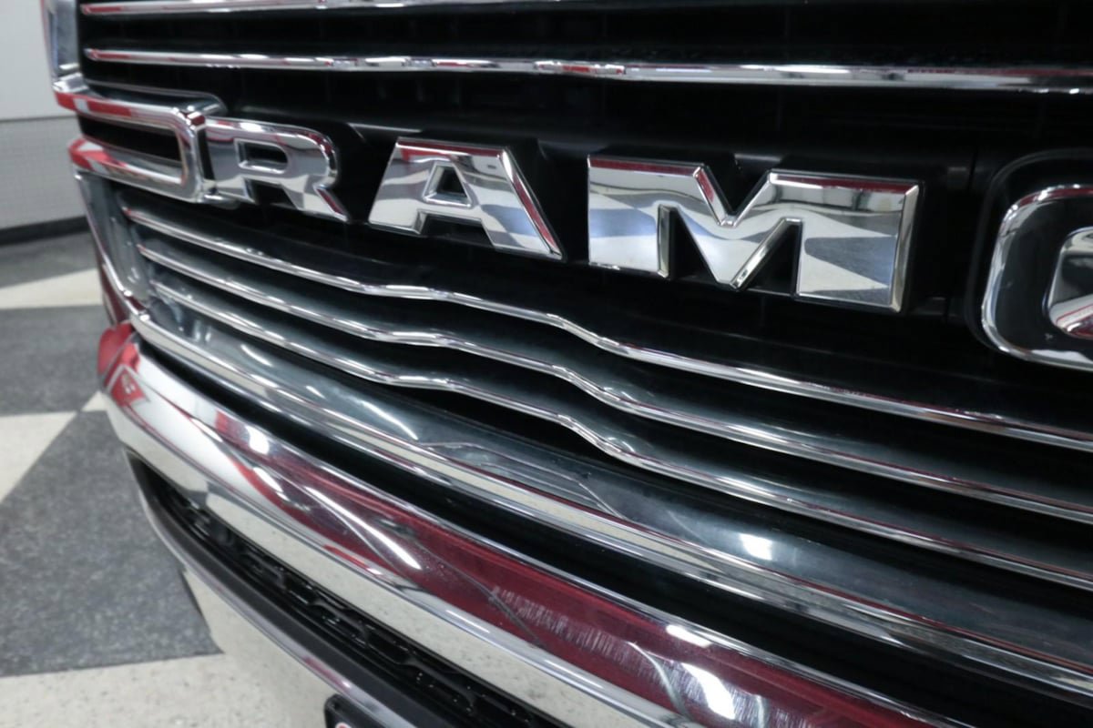 Used 2019 RAM 1500 Laramie AWD/4WD image 38