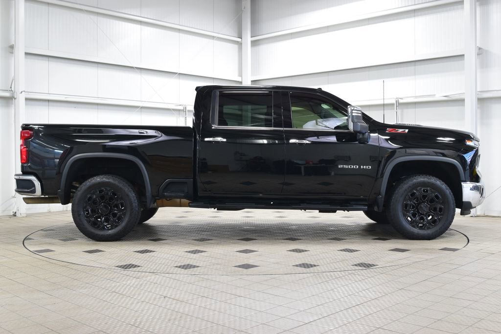 Used 2024 Chevrolet Silverado 2500 LTZ w/ LTZ Plus Package image 9