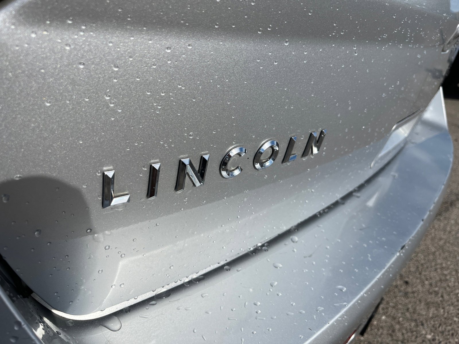Used 2013 Lincoln MKX FWD image 24