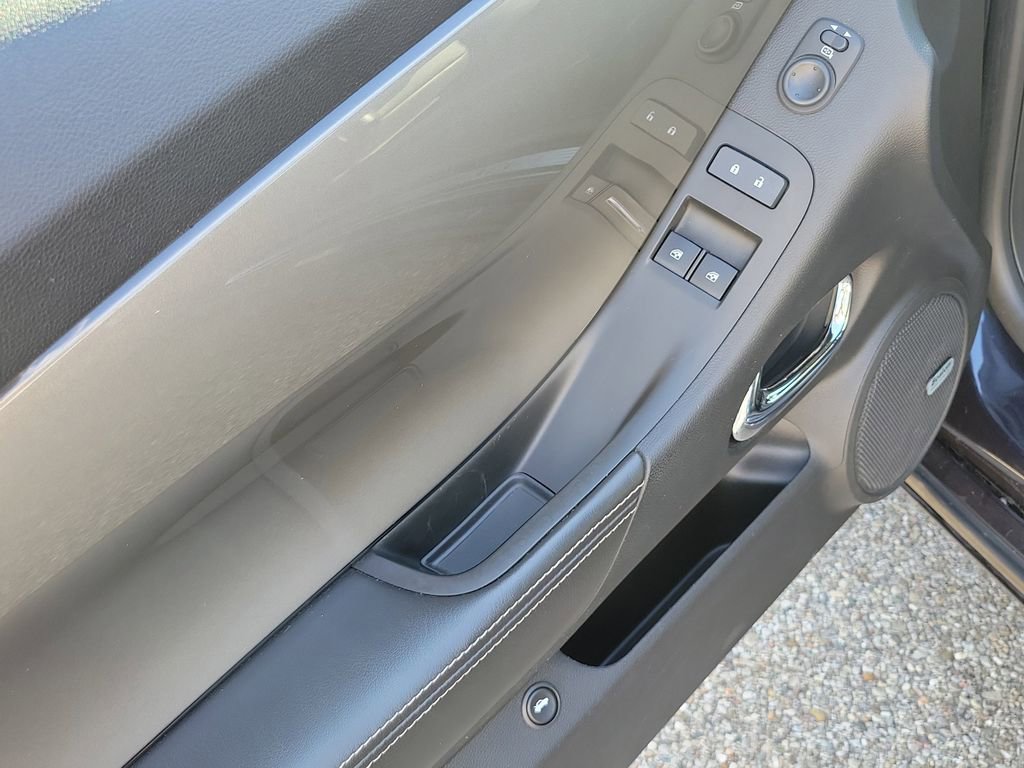 Used 2013 Chevrolet Camaro SS image 16