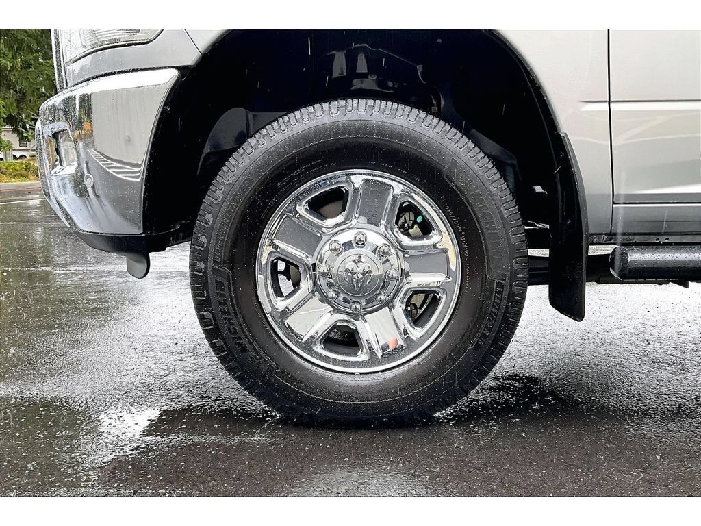 Used 2017 RAM 2500 SLT w/ Cold Weather Group AWD/4WD image 9