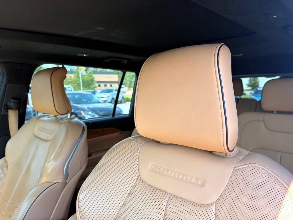 Used 2023 Jeep Grand Cherokee L Summit AWD/4WD image 24