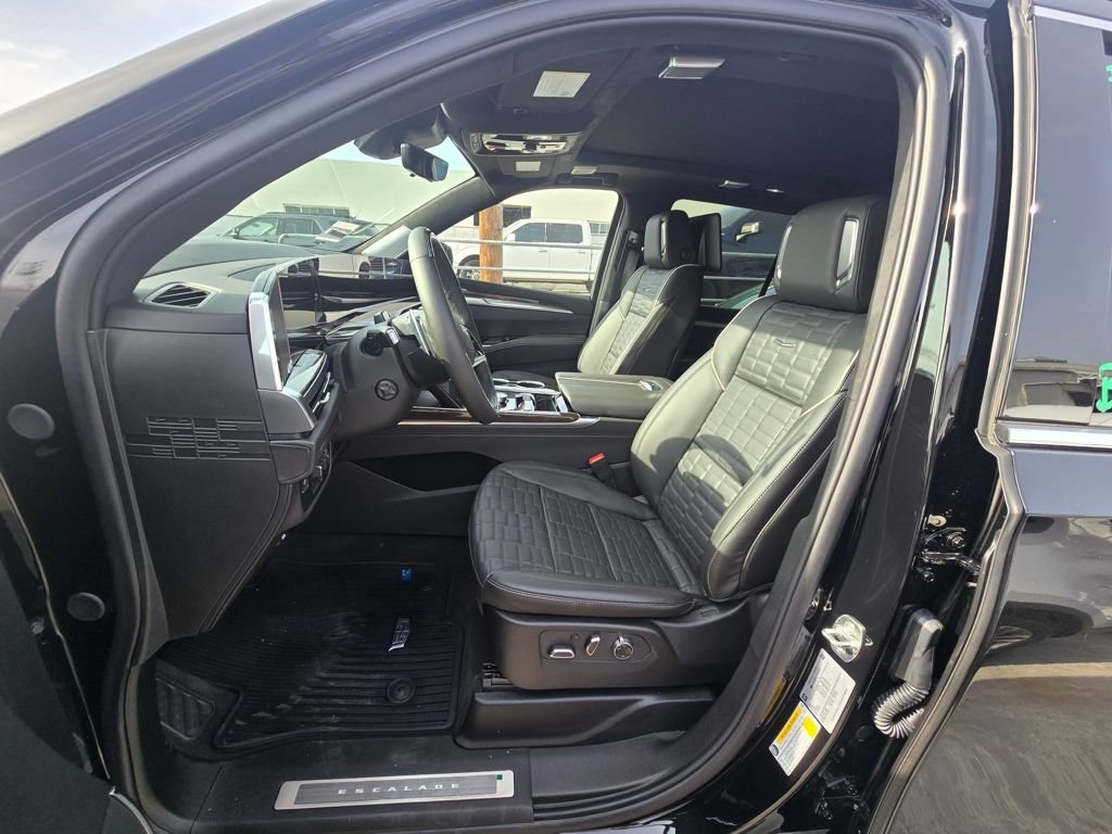 Used 2026 Cadillac Escalade Platinum Luxury image 11