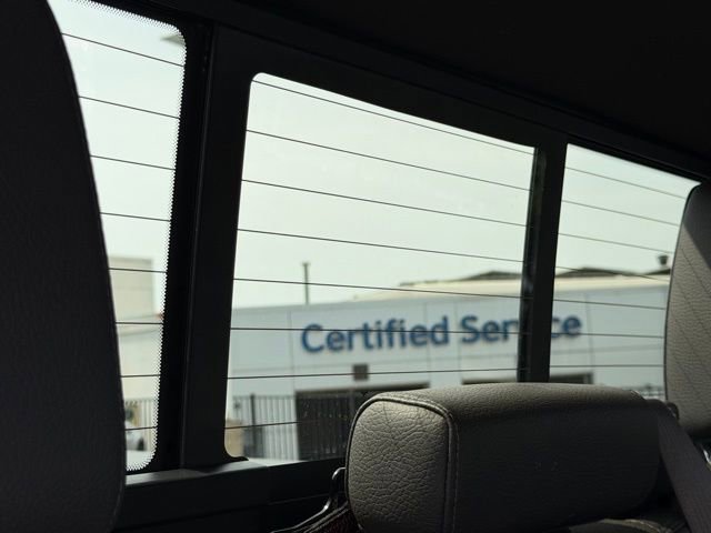 Used 2022 GMC Sierra 3500 Denali w/ Technology Package AWD/4WD image 9