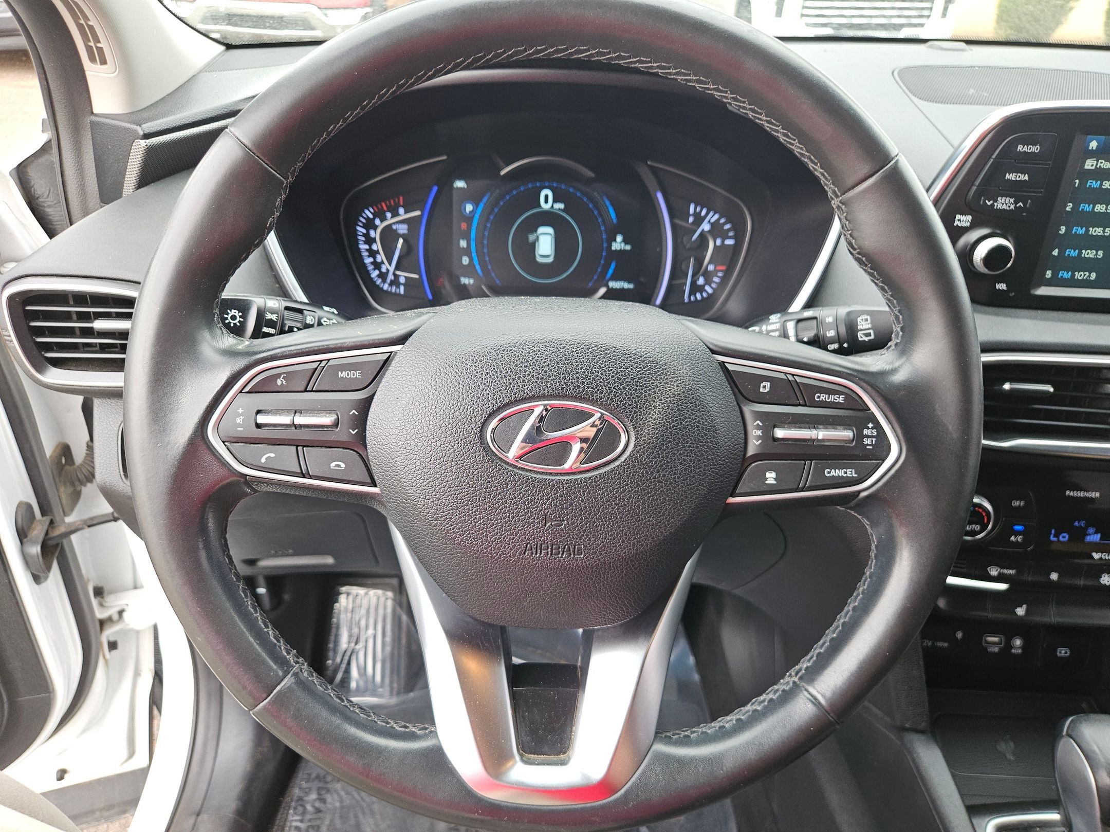 Used 2020 Hyundai Santa Fe SEL w/ Convenience Package FWD image 14