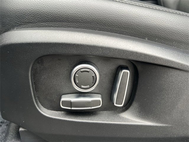 Used 2024 Land Rover Defender 130 S image 19