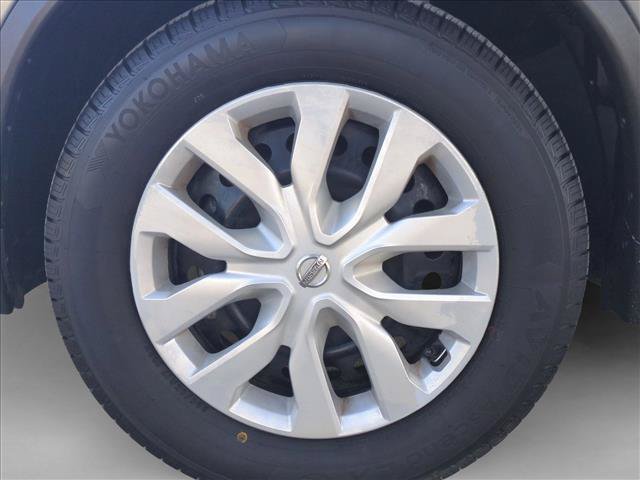Used 2017 Nissan Rogue S AWD/4WD image 23