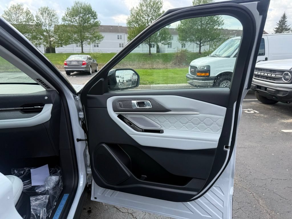 New 2026 Ford Explorer Platinum w/ LUX Leather Package AWD/4WD image 62