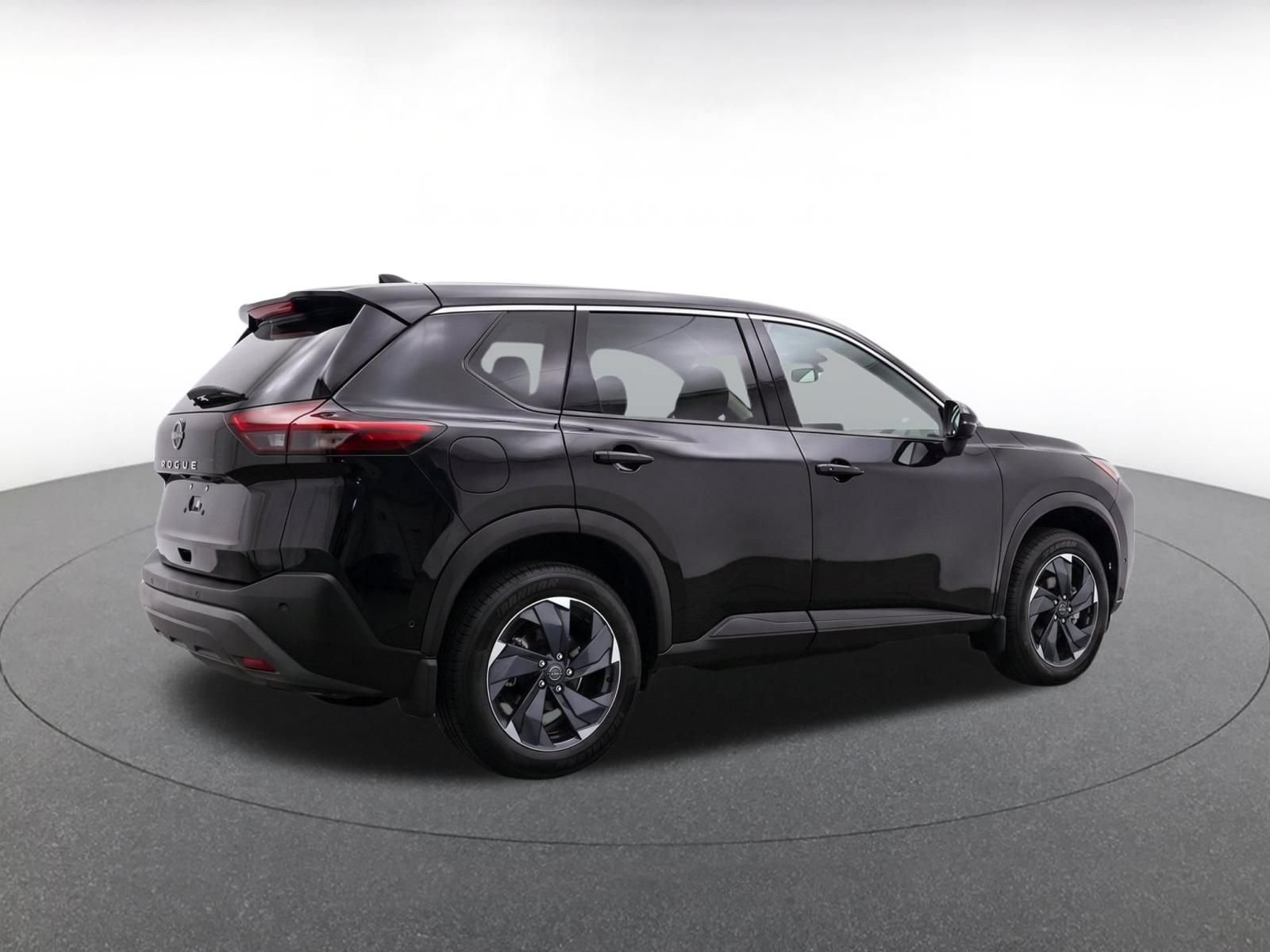 Used 2025 Nissan Rogue SV AWD/4WD image 8