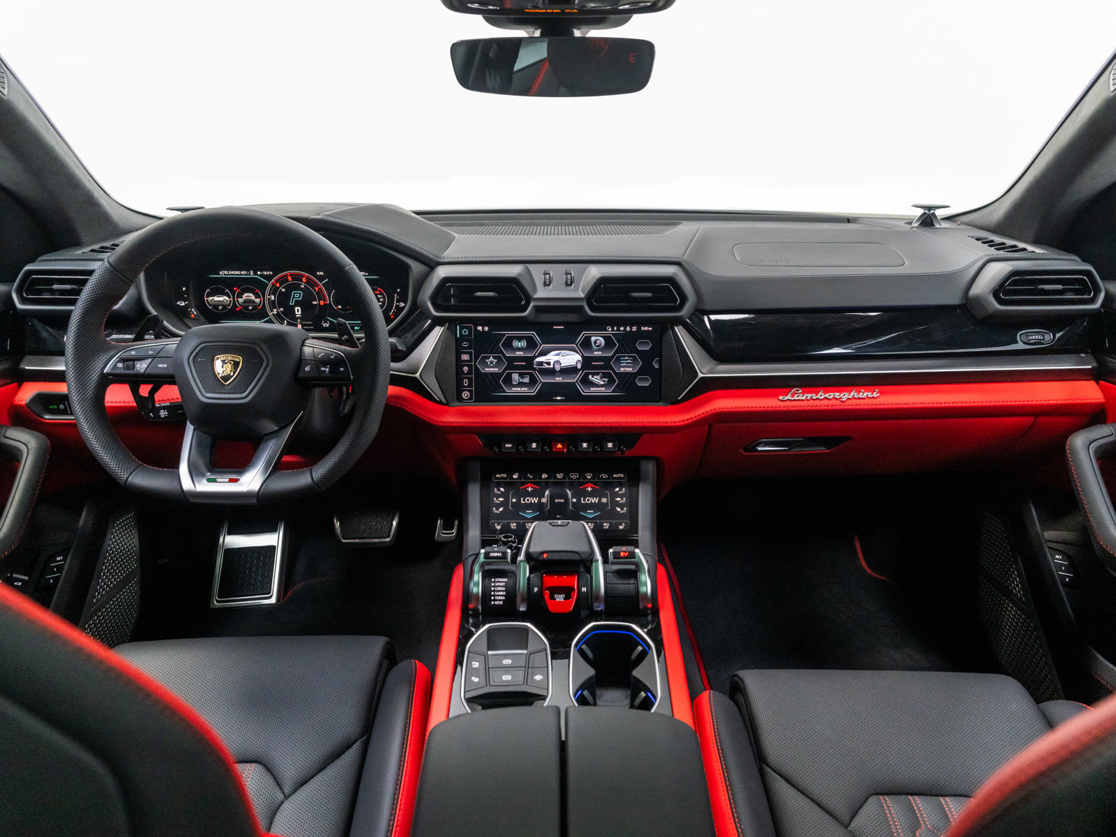 Used 2025 Lamborghini Urus SE AWD/4WD image 40
