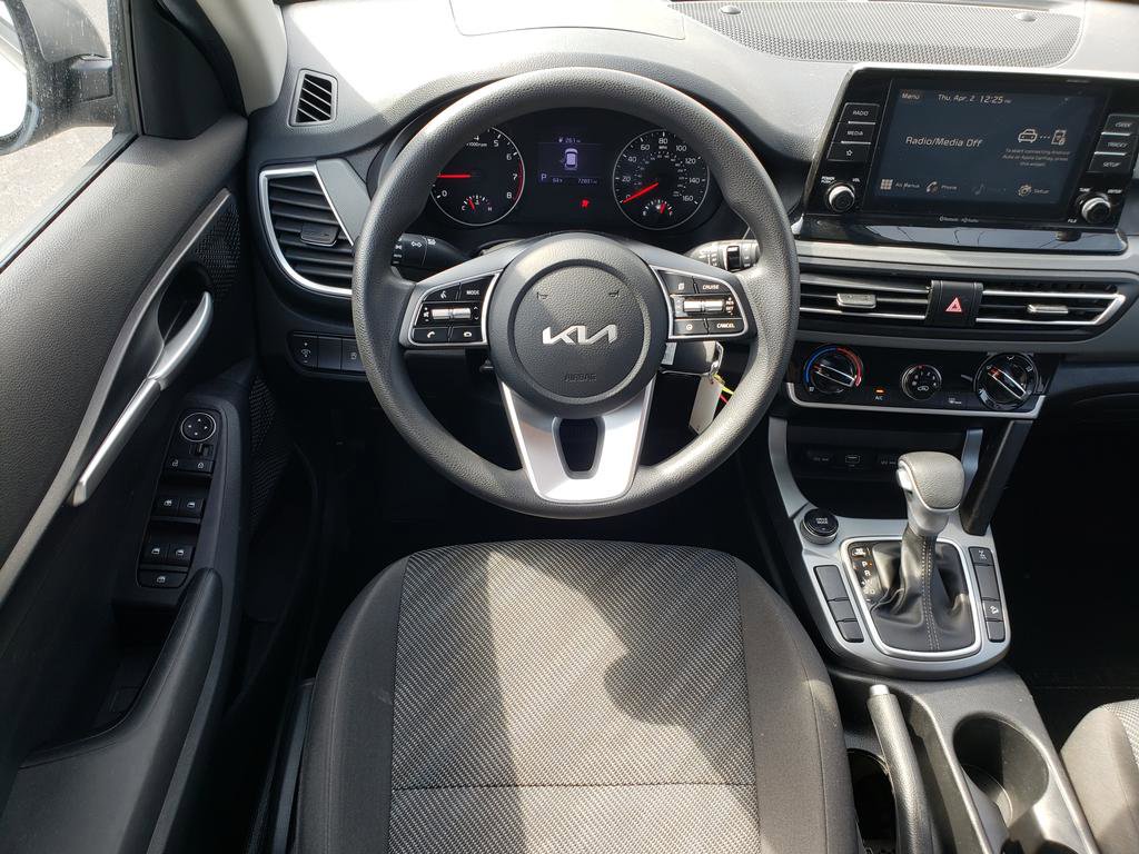 Used 2022 Kia Seltos LX image 12