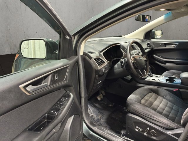 Used 2015 Ford Edge SEL FWD image 16