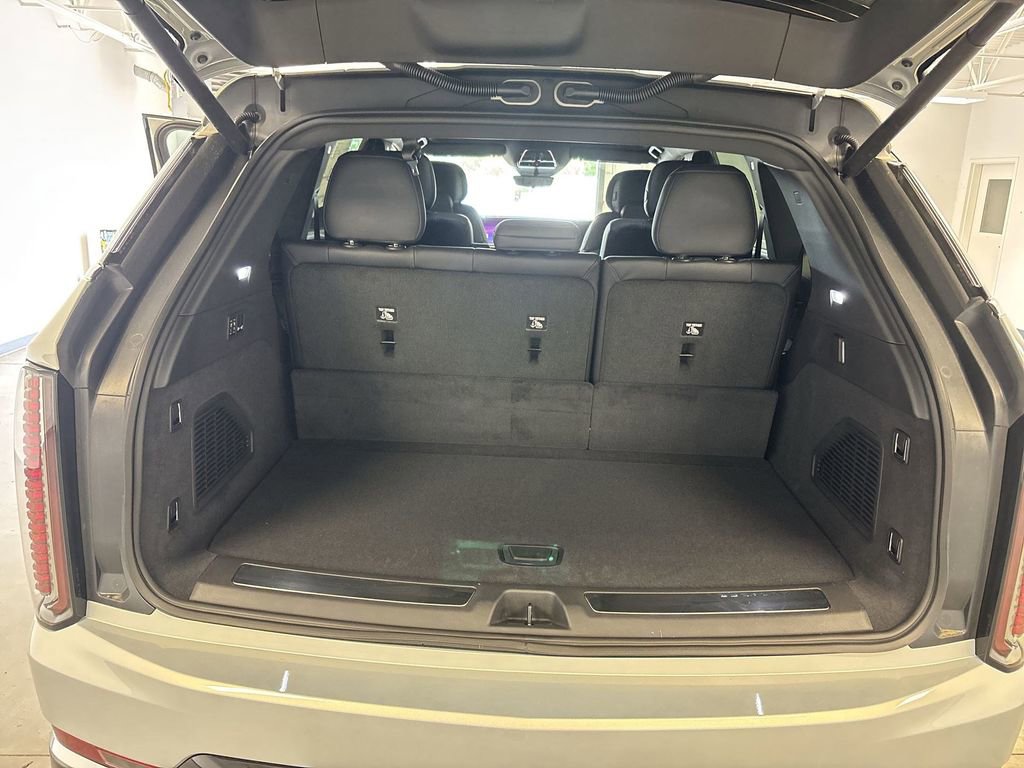 New 2025 Cadillac Escalade IQ Luxury 1 w/ LPO, Radiant Package image 27