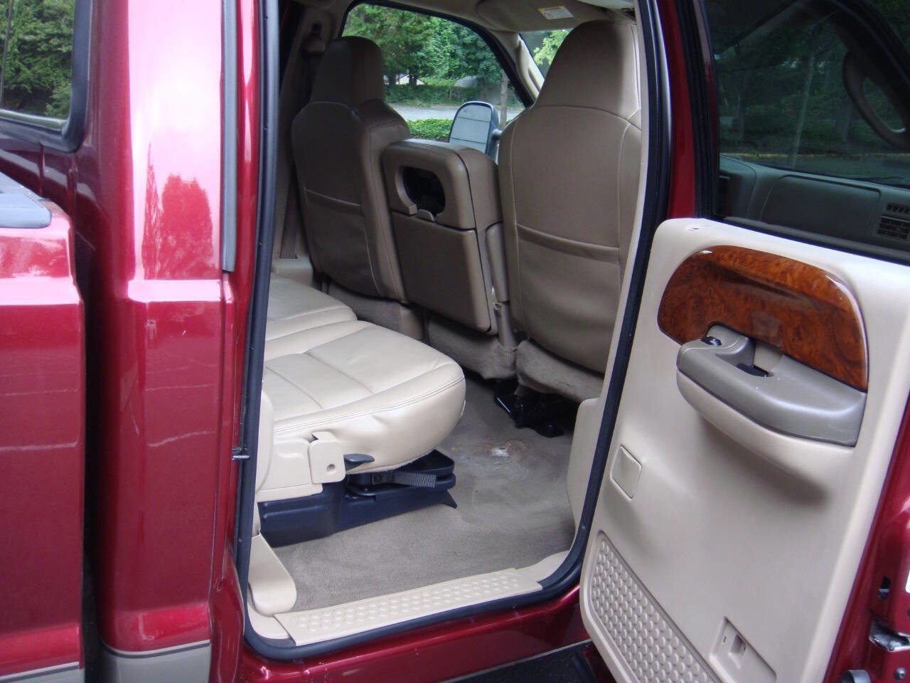 Used 2004 Ford F250 Lariat image 13