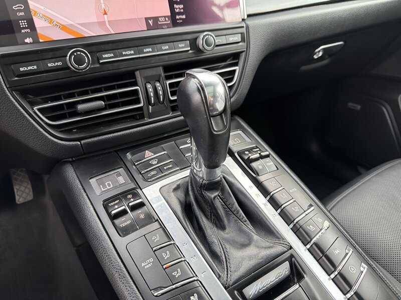 Used 2019 Porsche Macan S image 21