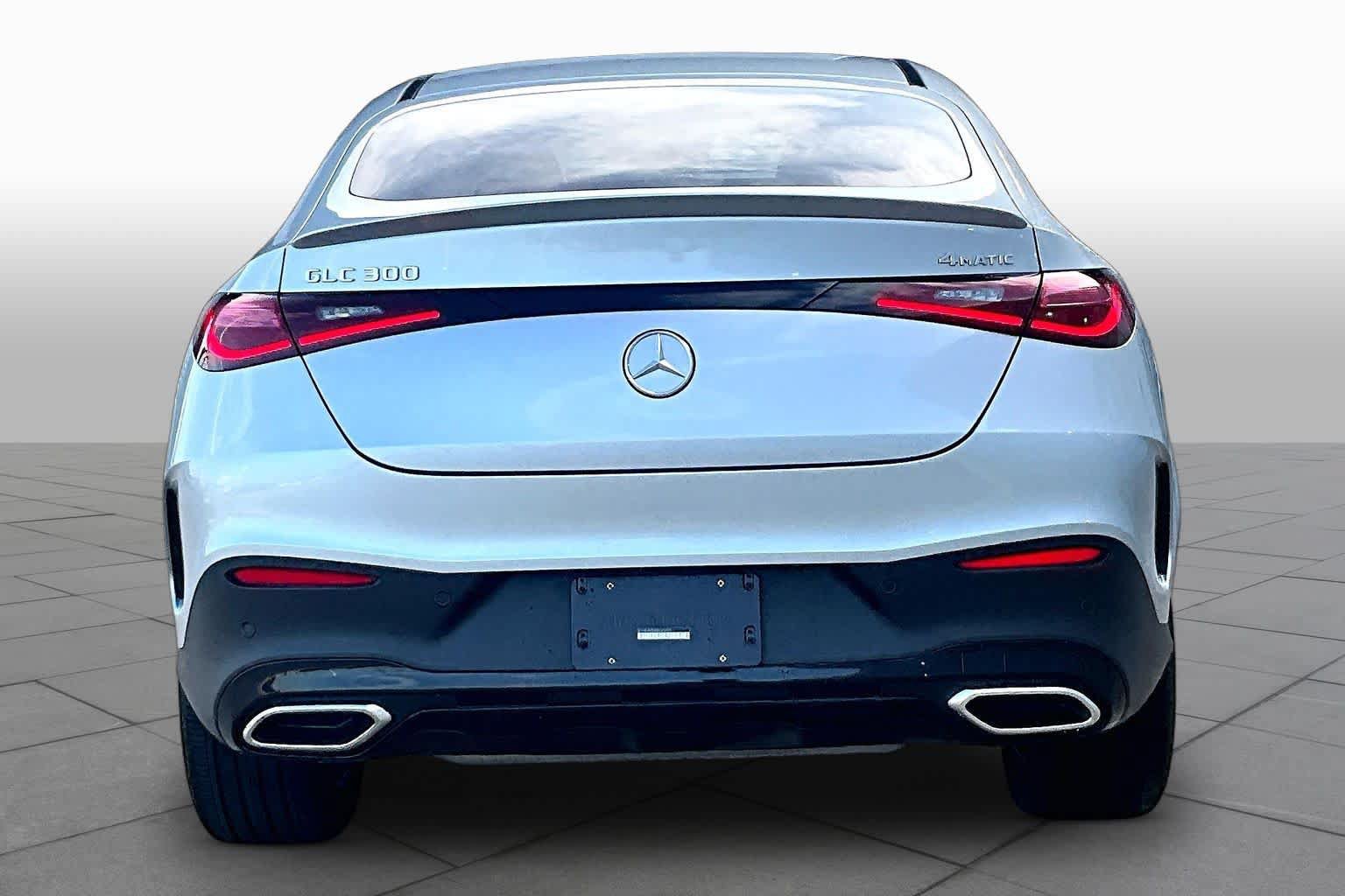 Used 2025 Mercedes-Benz GLC 300 4MATIC image 5