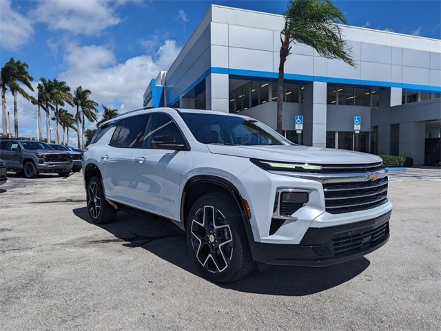 New 2026 Chevrolet Traverse High Country image 1