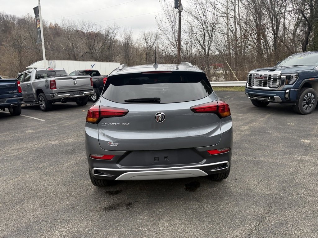 Used 2022 Buick Encore GX Essence w/ Experience Buick Package image 4