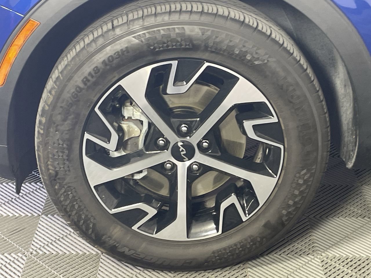 Used 2025 Kia Sportage EX image 9