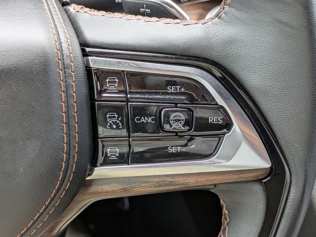 Used 2023 Jeep Grand Cherokee L Summit w/ Advanced Protech Group IV AWD/4WD image 28