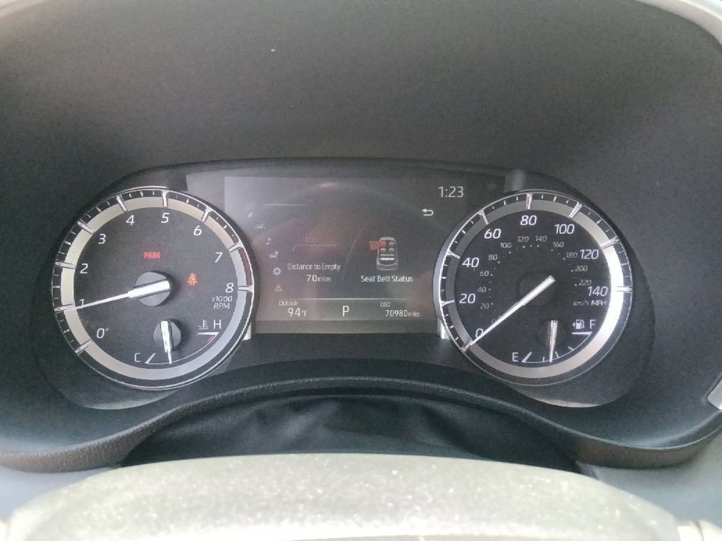 Used 2022 Toyota Highlander XLE AWD/4WD image 20
