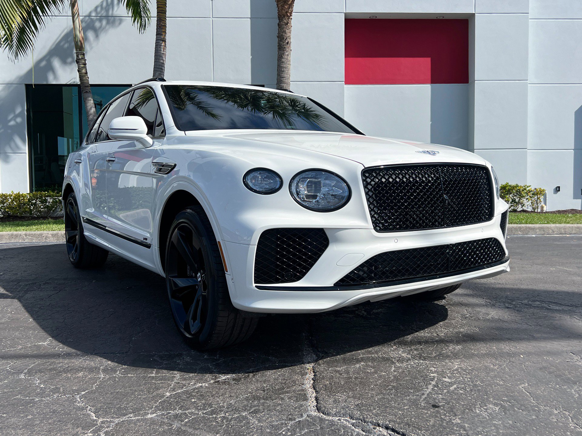 Used 2021 Bentley Bentayga image 4