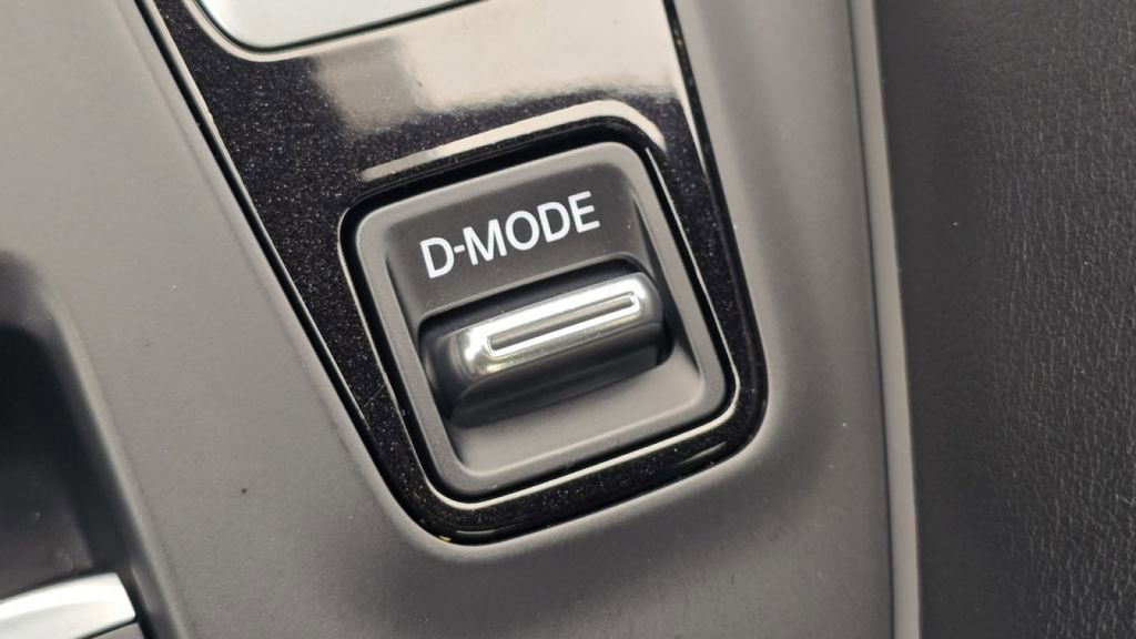 Used 2019 INFINITI QX50 Essential w/ Sensory Package image 8