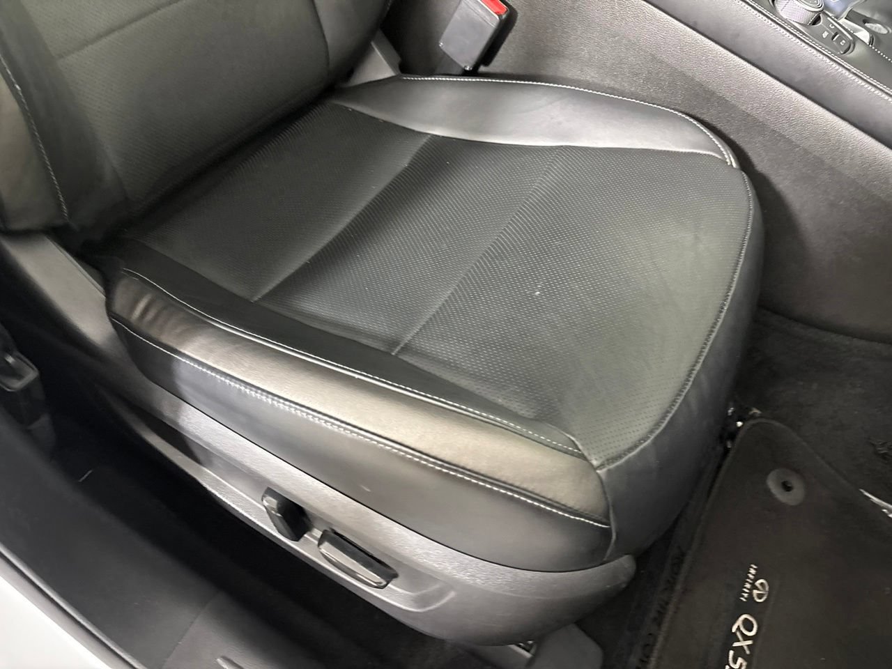Used 2023 INFINITI QX55 Luxe w/ Cargo Package AWD/4WD image 32