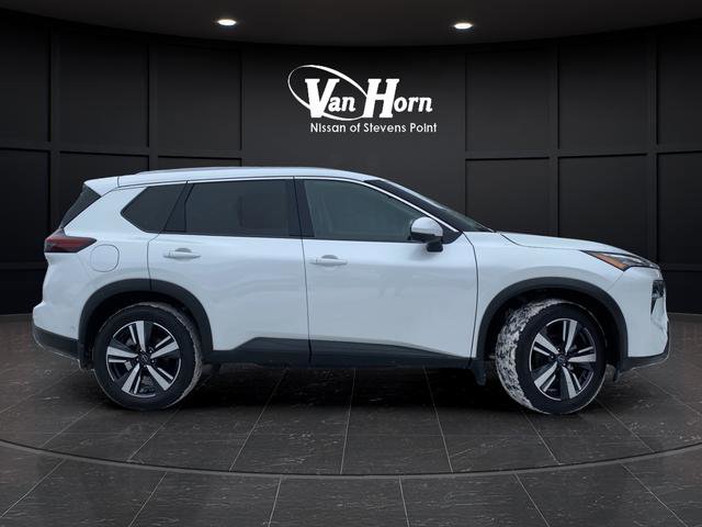 Used 2025 Nissan Rogue SL AWD/4WD image 2