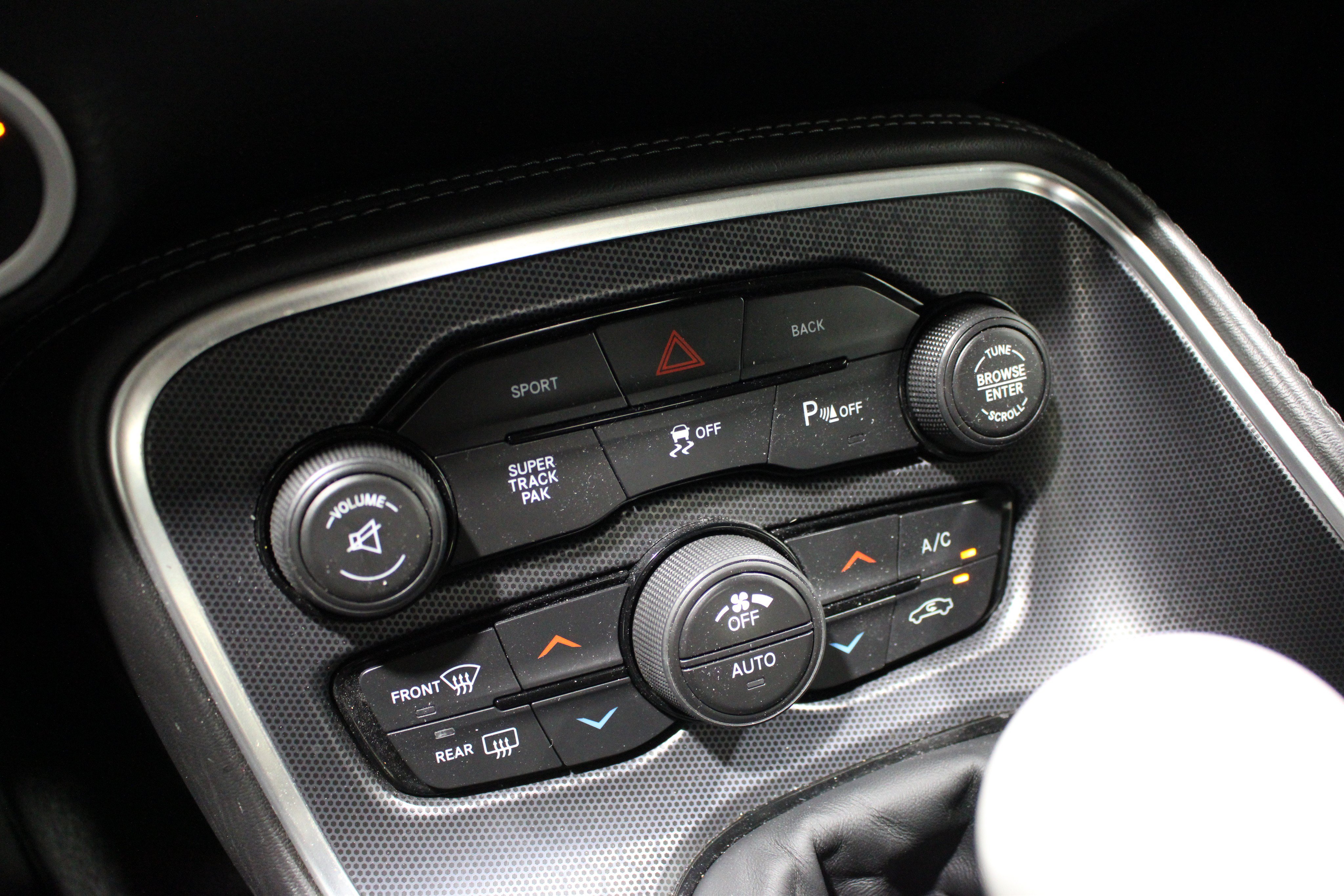 Used 2015 Dodge Challenger R/T Plus RWD image 16