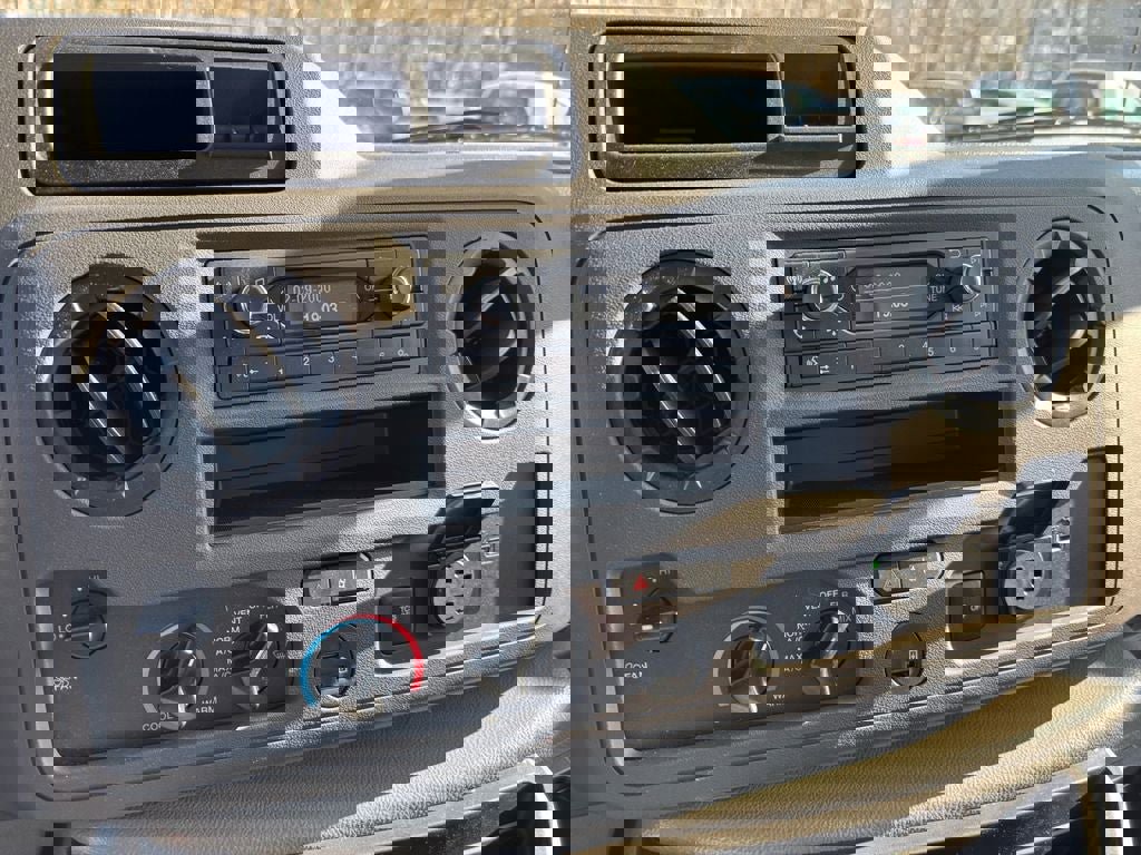 New 2026 Ford E-450 and Econoline 450 Super Duty w/ Driver's Safety Package RWD image 21