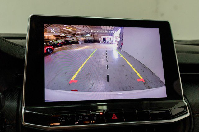 Used 2022 Jeep Compass Trailhawk w/ Trailhawk Convenience Group image 17