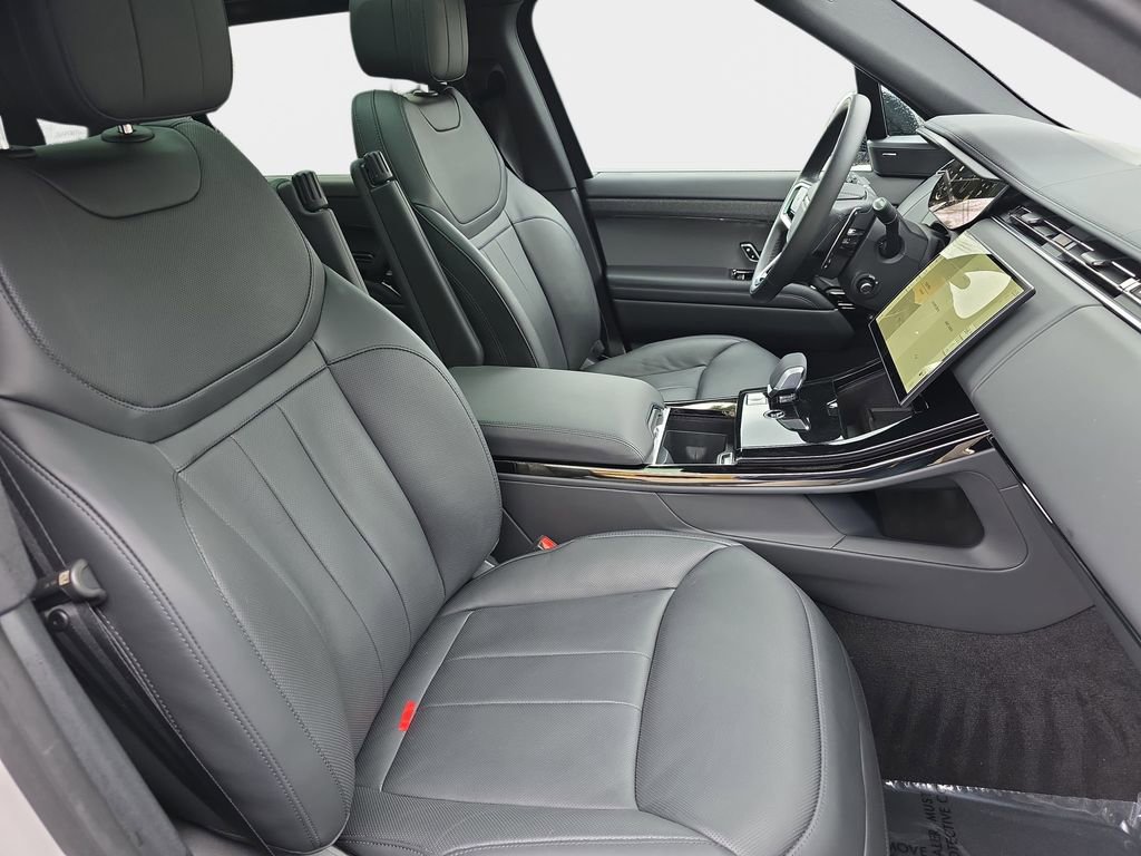 Used 2025 Land Rover Range Rover Sport SE image 12