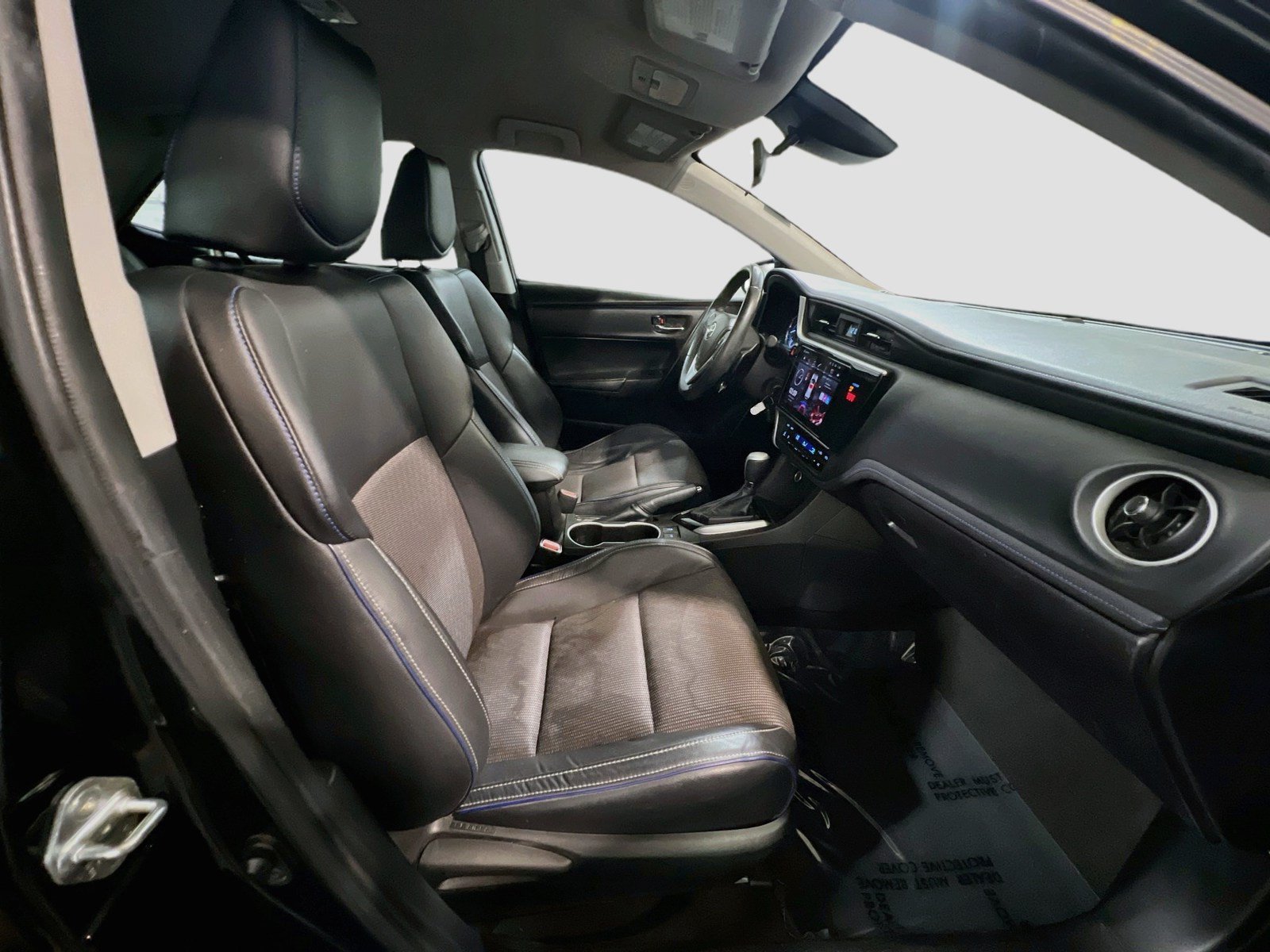 Used 2018 Toyota Corolla SE FWD image 18