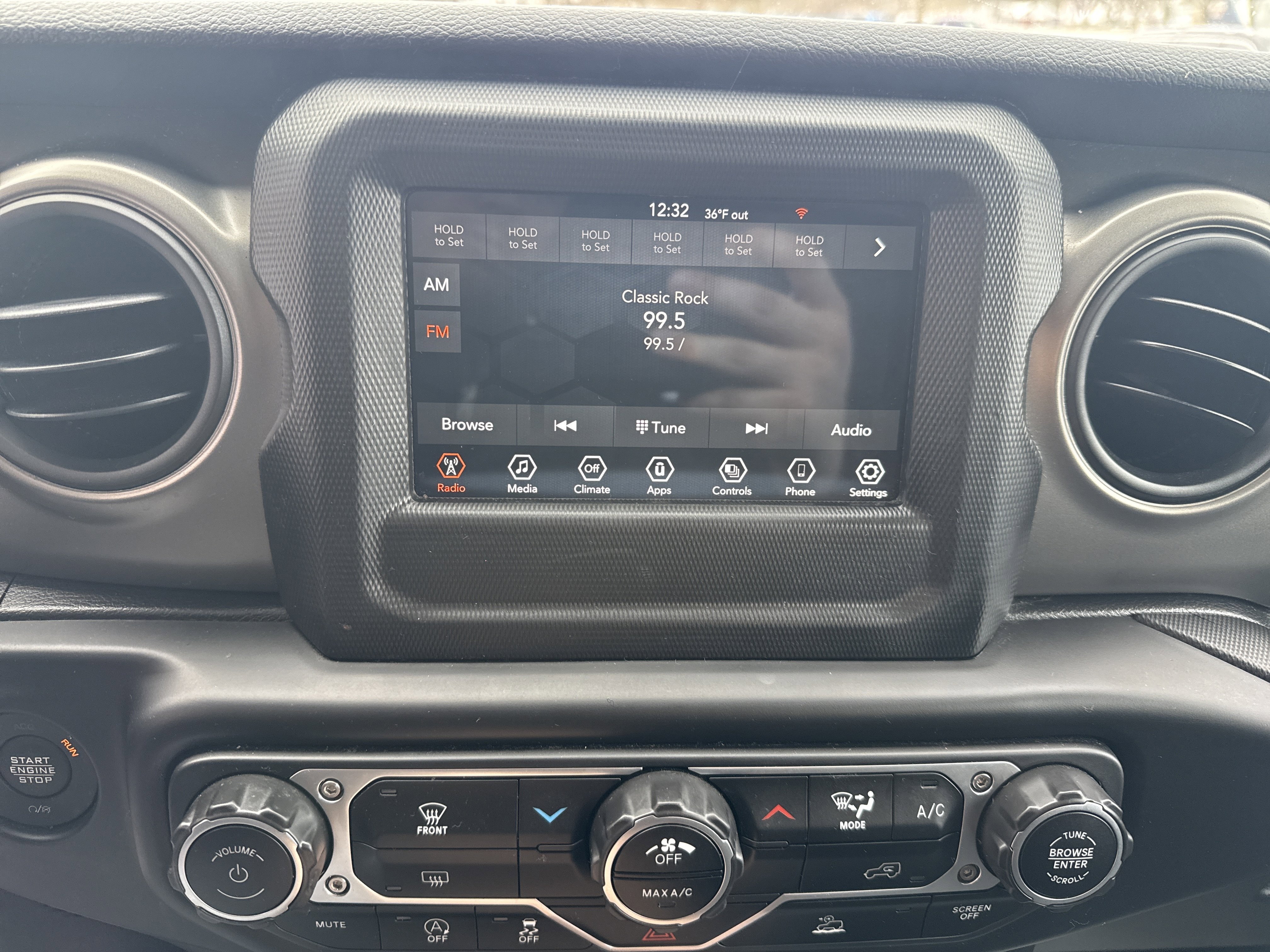 Used 2023 Jeep Gladiator Sport image 25