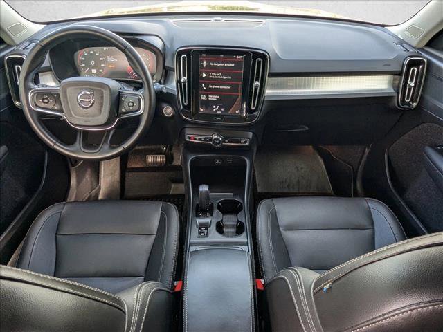 Used 2021 Volvo XC40 T5 Momentum AWD/4WD image 16