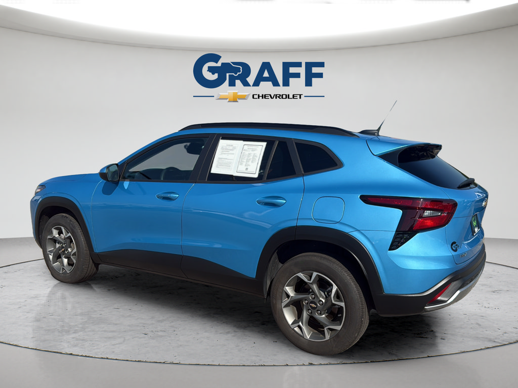 Used 2025 Chevrolet Trax LT w/ Driver Confidence Package FWD image 14